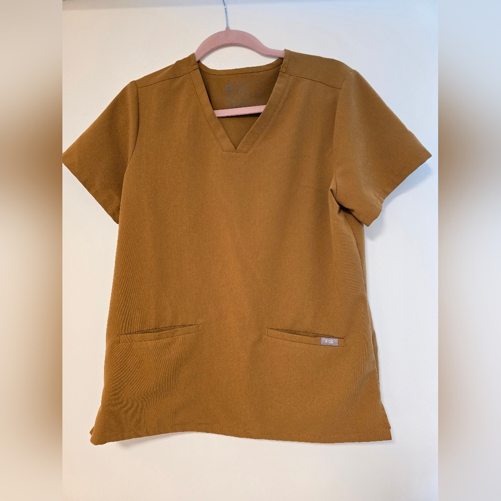 FIGS scrub top